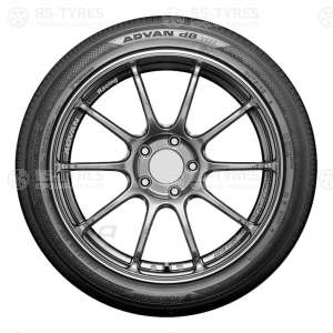 Yokohama Advan dB V553 245/40 R18 97Y